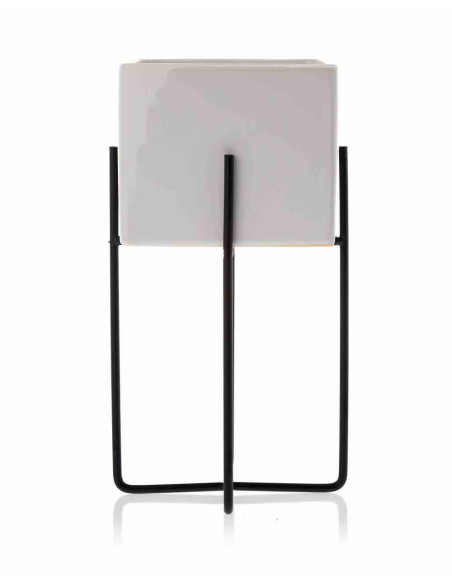 Doniczka Mizu White Black 23 cm Stelaż wykonany z metalu, osłonka wykonana z ceramiki. Wymiary: 12x12x23 cm.