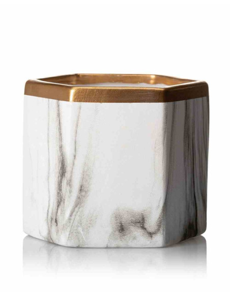 Doniczka Sona Marbling 12 cm Wykonana z ceramiki w kolorze białego marmuru ze złotym wykończeniem o średnicy 14 cm
