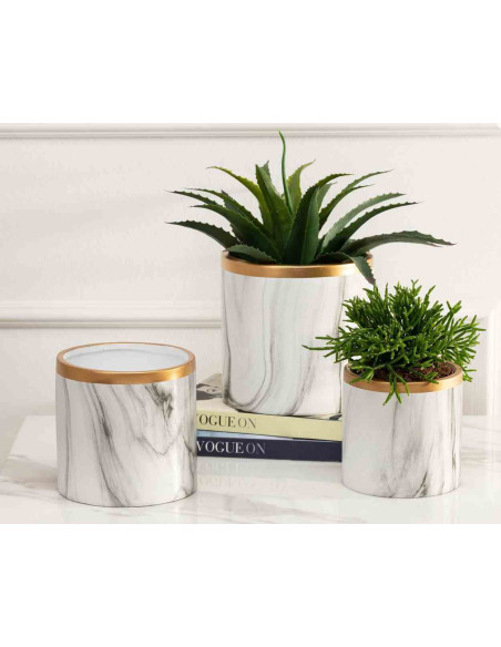 Doniczka Sona Marbling 15 cm Wykonana z ceramiki w kolorze białego marmuru ze złotym wykończeniem o średnicy 15 cm