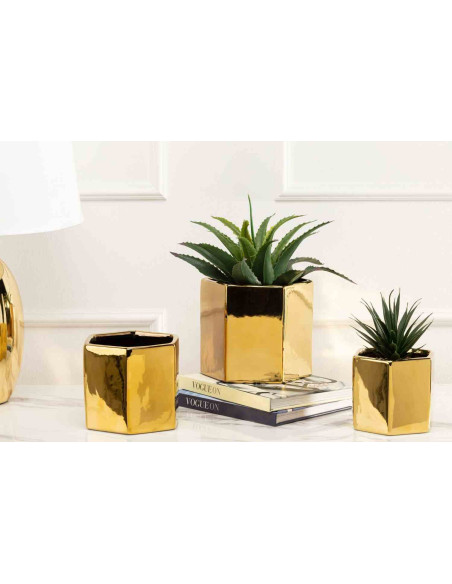 Doniczka Mia Gold 10 cmWykonana z ceramiki w kolorze złotym. Wymiary: 12x10x10 cm.