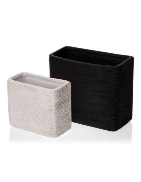 Zestaw doniczek ściennych Lou B&W Komplet zawiera 6 ceramicznych doniczek ściennych w kolorze białym oraz czarnym.